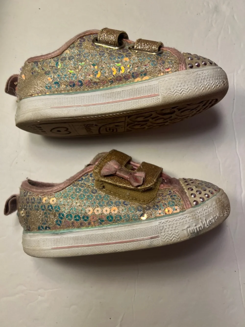 Kids Glitter Bow Strap Sneakers in Pink and Gold Used size 7.5 Girls